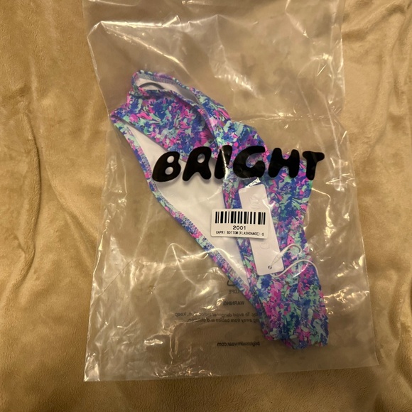 Bright Swimwear Capri Bottoms - Picture 7 of 7